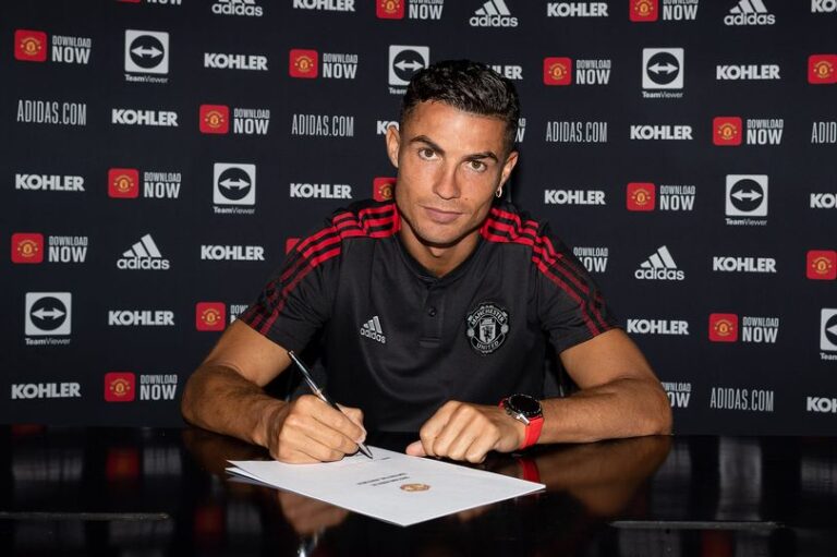 manchester-united-cannot-risk-cristiano-ronaldos-legacy-with-shock-transfer-decision